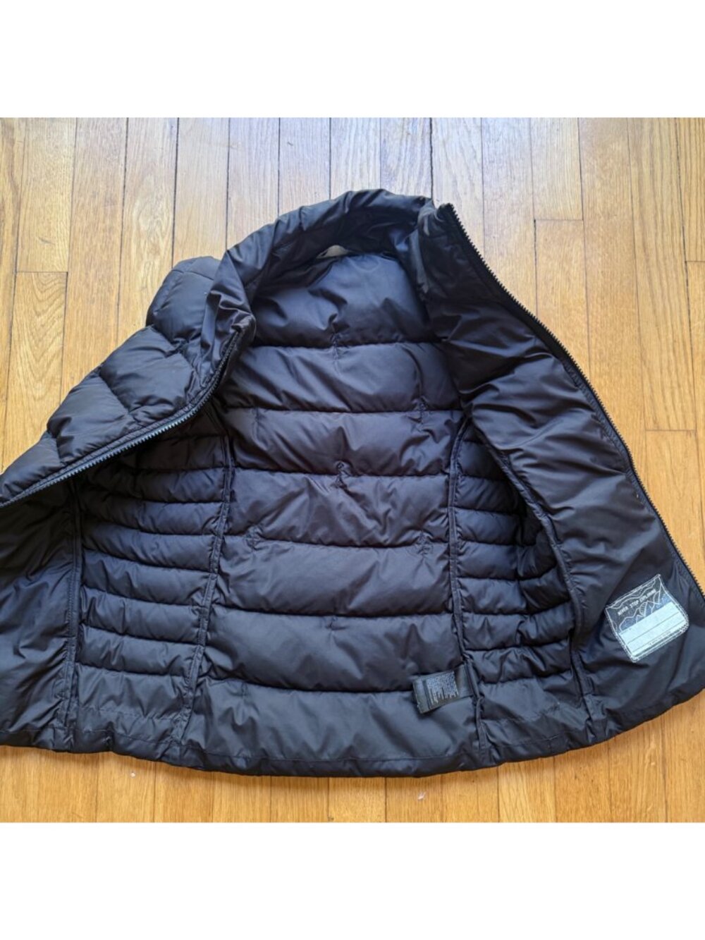 The North Face Youth Girls Size M Black 550 Goose Down Fill Outdoor Puffer Vest - Picture 8 of 16